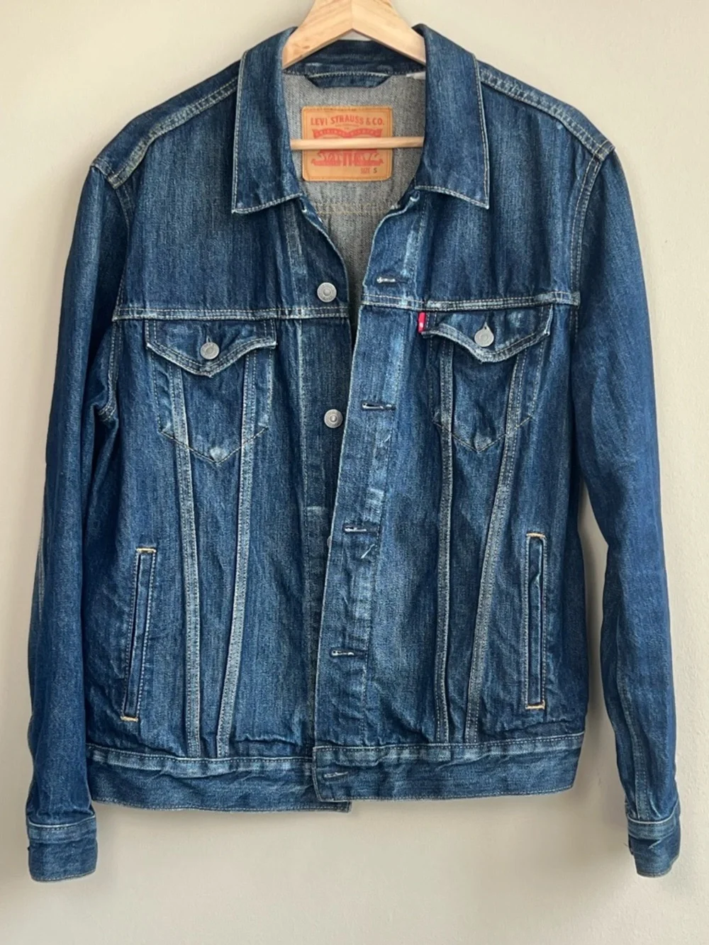 Levi's Vintage-Inspired Men’s Trucker Denim Jacket Size S - Picture 2 of 10